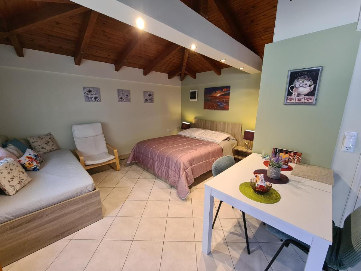 Semelia'S Guest House Spata  Ngoại thất bức ảnh